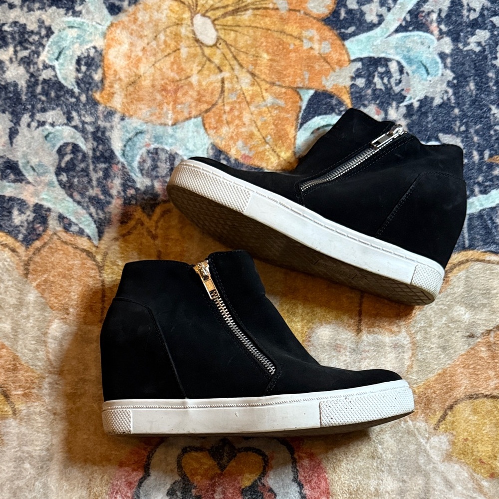 Chic Black Women's High-Top Sneakers with Zipper